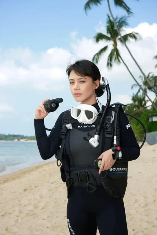 海洋守蔚者 poster