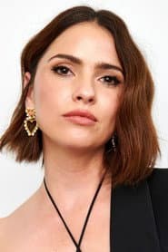 Shelley Hennig