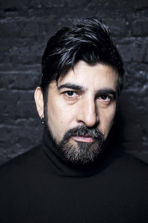 Roberto FarĂas