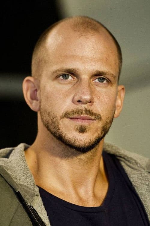 Gustaf SkarsgÄrd