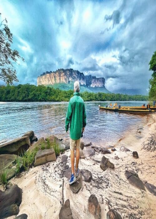 Alex Tienda en Venezuela poster